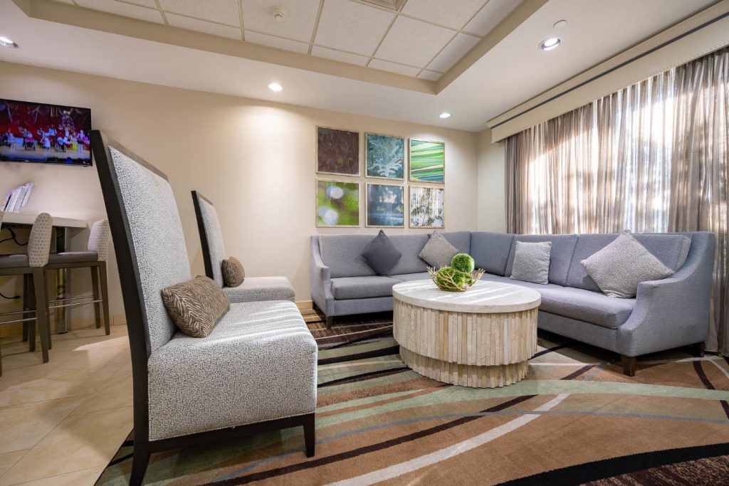 SummerPlace Inn Lobby with fine seating