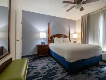 231211-summerplace-inn-room323-001