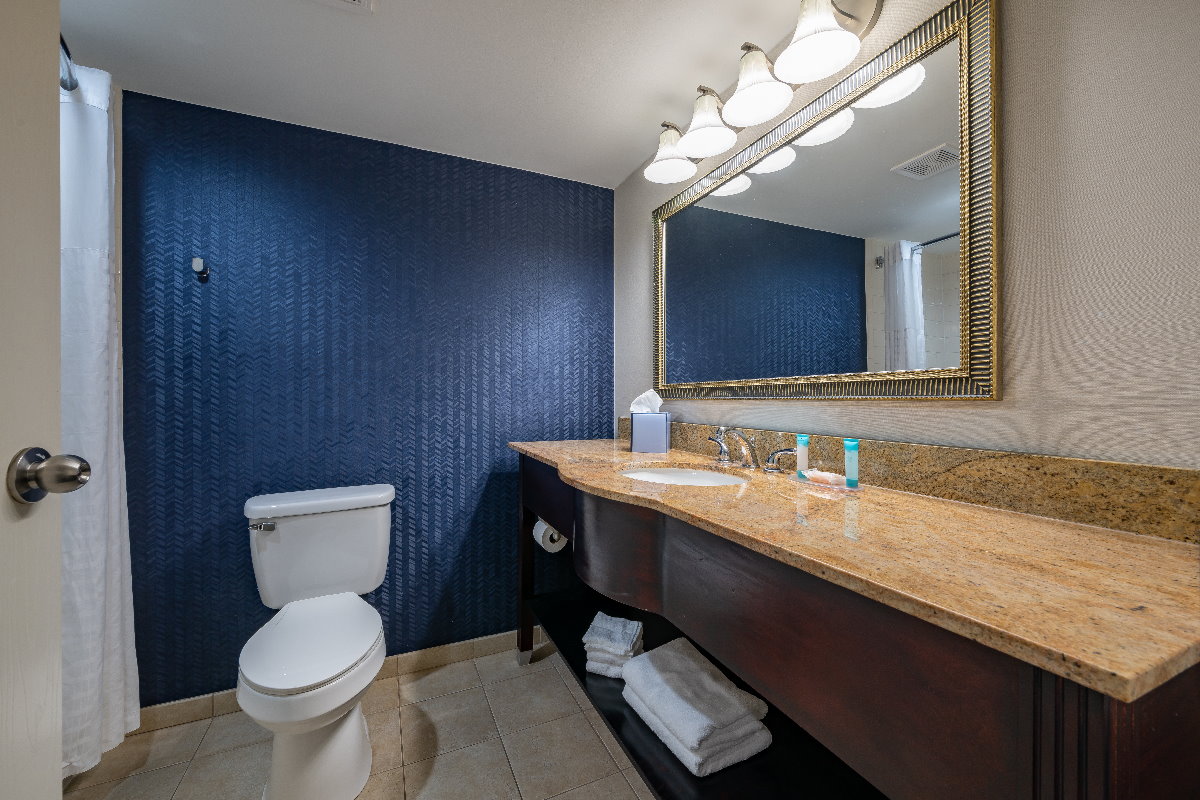 Summerplace room 409 Bathroom